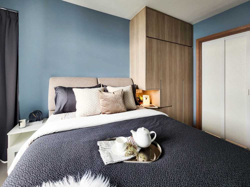 Modern Bedroom with Wardrobe and Queen Bed