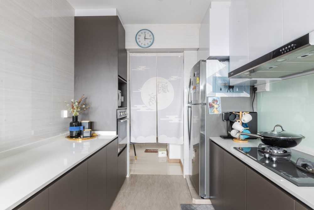 Contemporary Kitchen with Countertop and Storage Cabinets