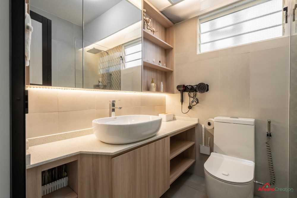 Contemporary Bathroom with Homogeneous Tiles and Mirror
