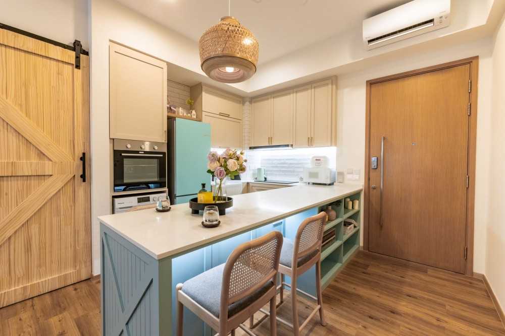 Country Kitchen with Countertop and Kitchen Island