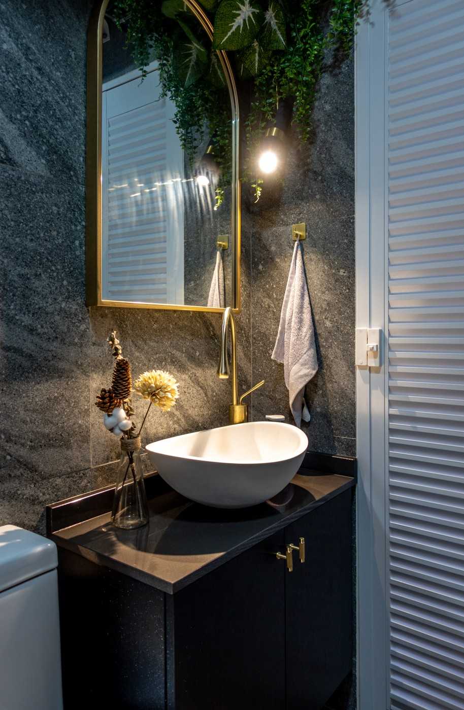 Scandinavian Bathroom with Countertop and Mirror