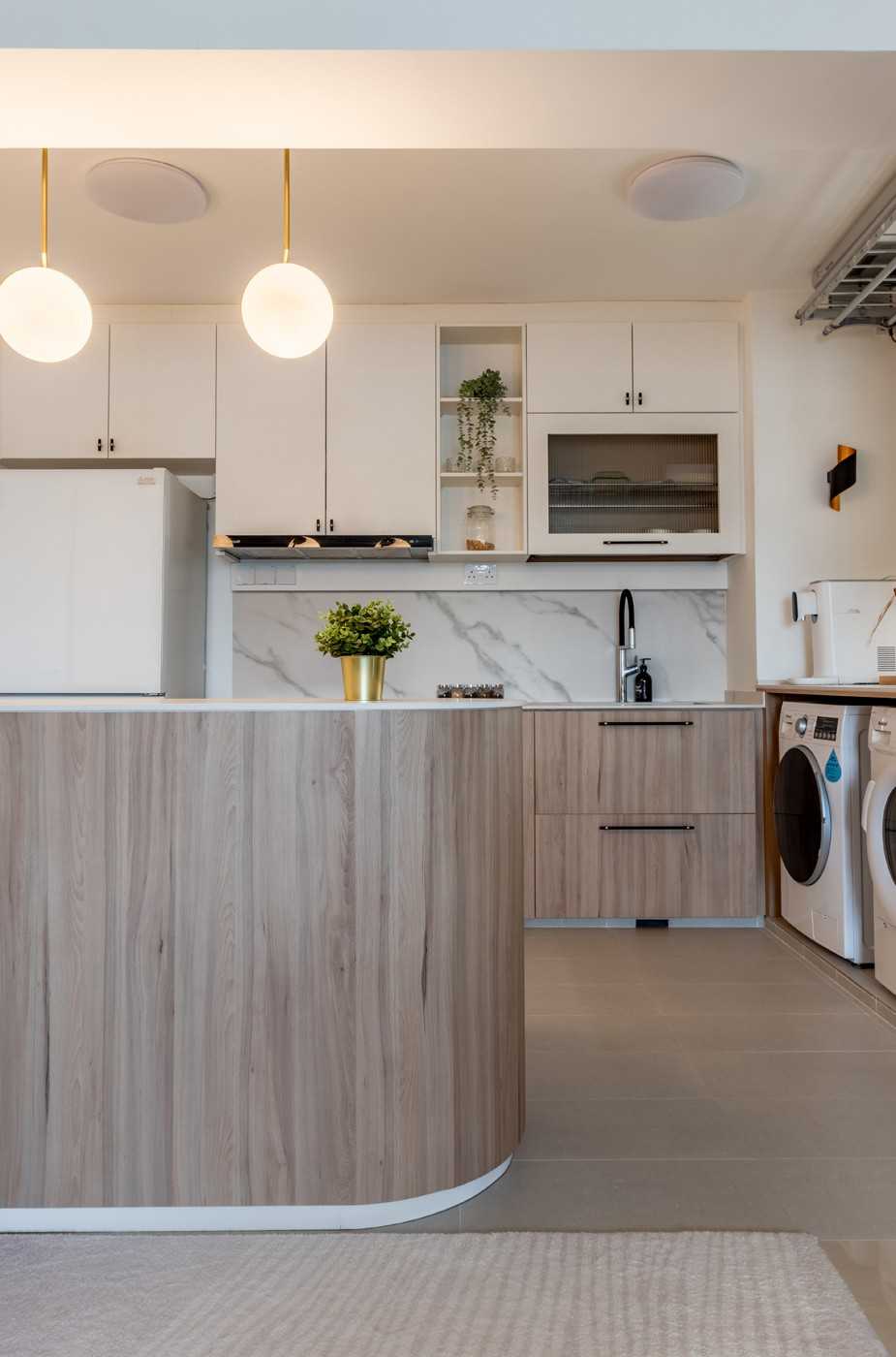 Scandinavian Kitchen with Kitchen Island and Open Kitchen