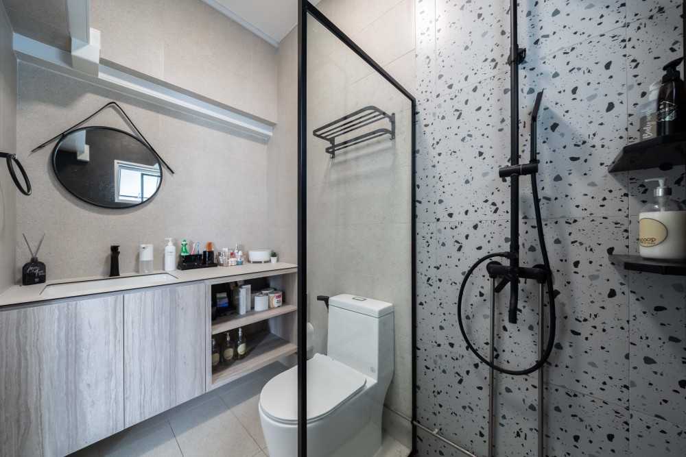 Contemporary Bathroom with Wood Flooring and Mirror