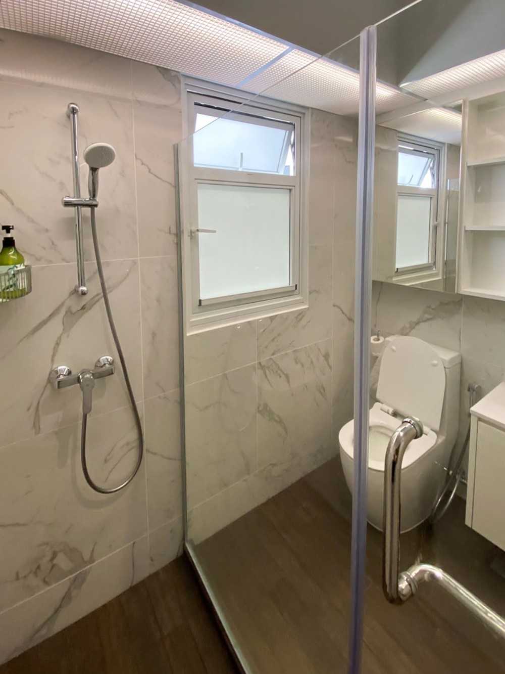 Scandinavian Bathroom with Mirror and Shower Screen