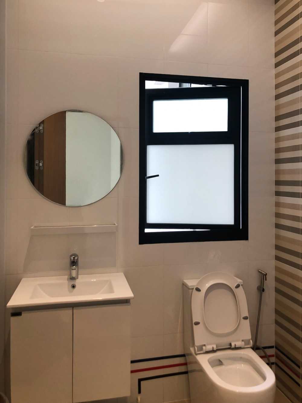 Scandinavian Bathroom with Mirror and Window Grille