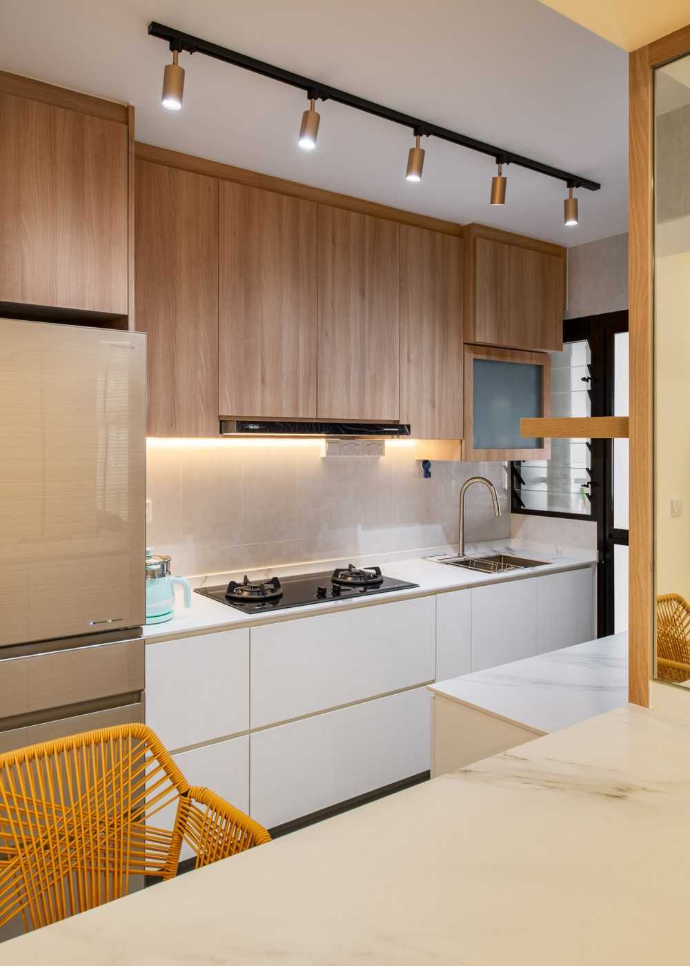 Scandinavian Kitchen with Countertop and Kitchen Backsplash