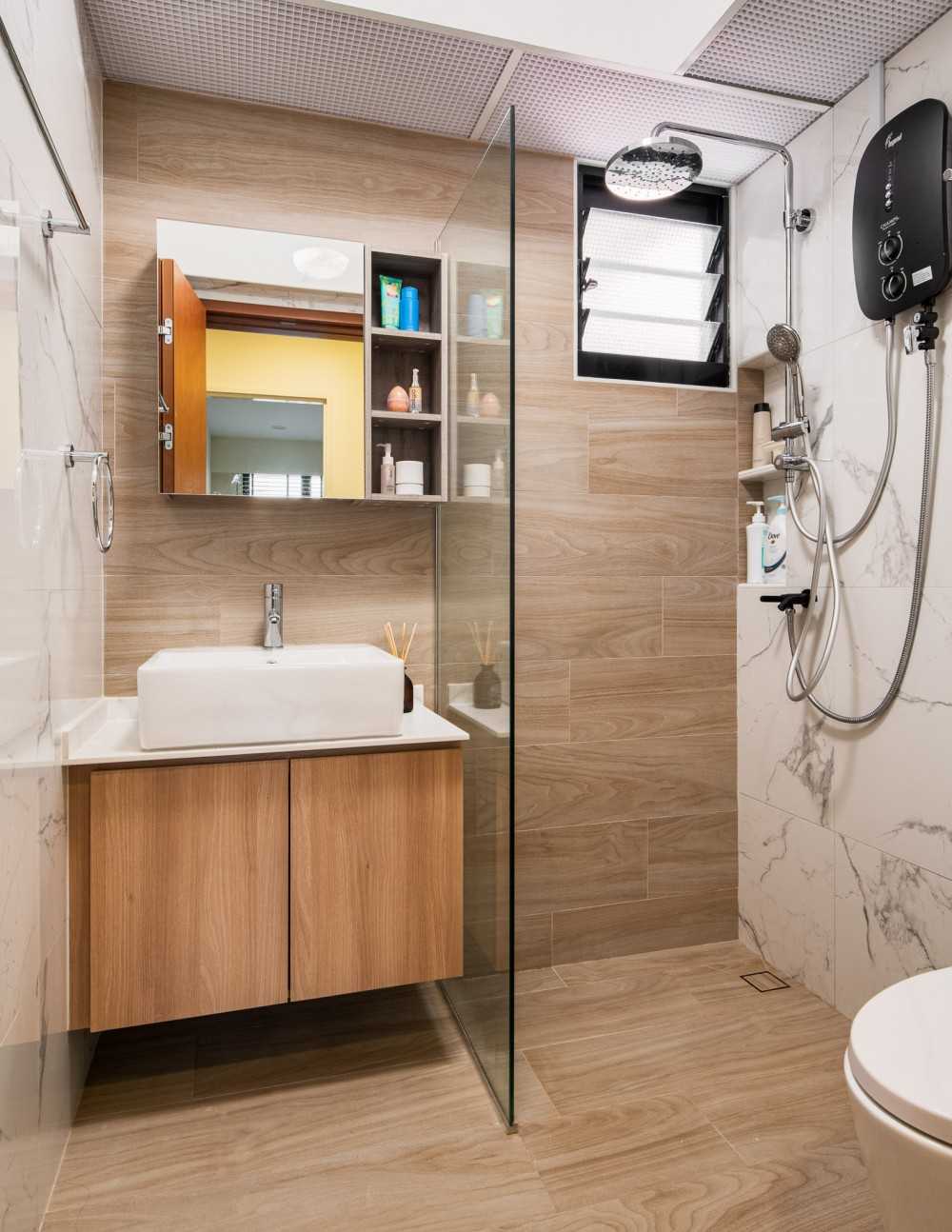 Scandinavian Bathroom with Countertop and Homogeneous Tiles