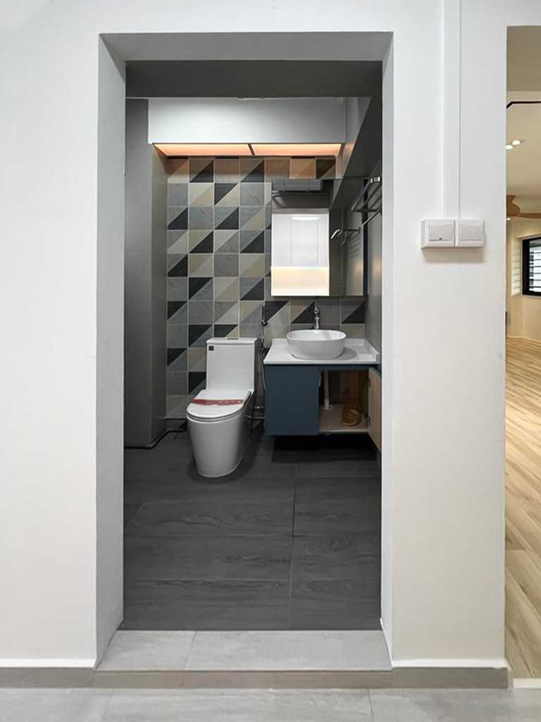 Scandinavian Bathroom with Mirror and Bathroom Storage