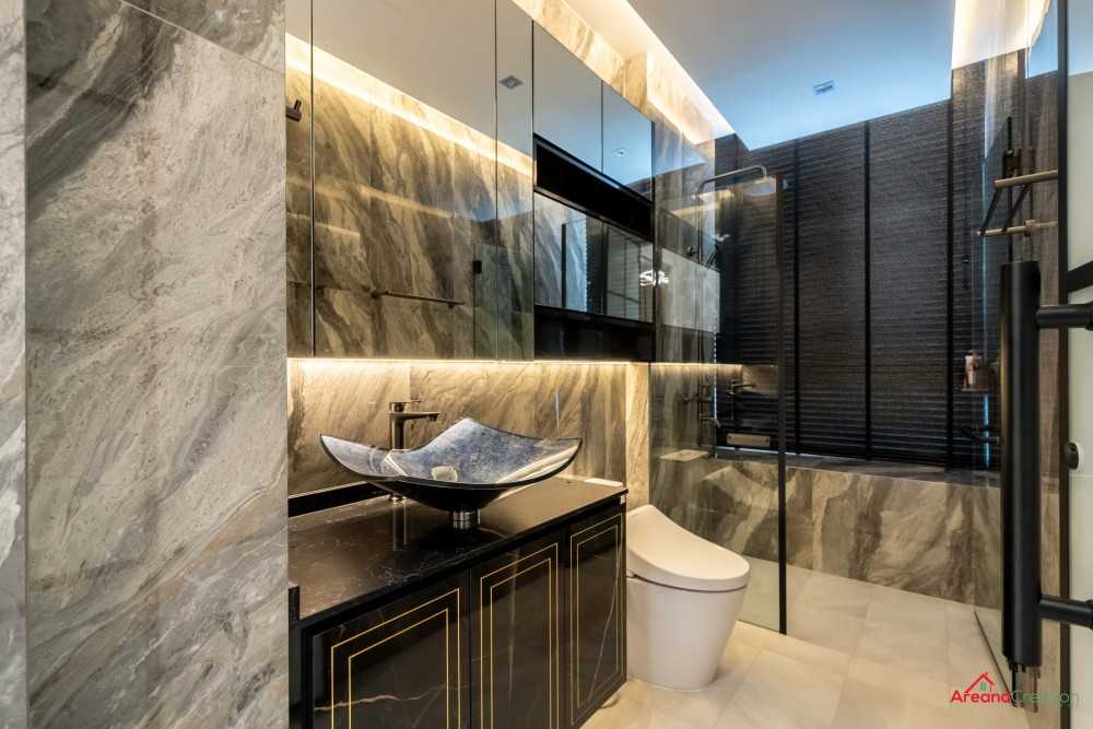 Modern Bathroom with Homogeneous Tiles and Mirror