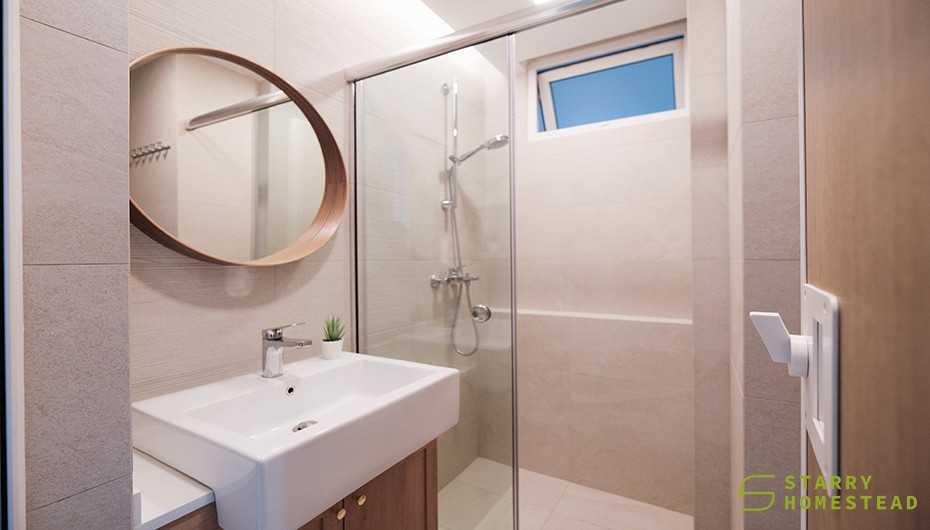 Modern Bathroom with Mirror and Vanity Counter