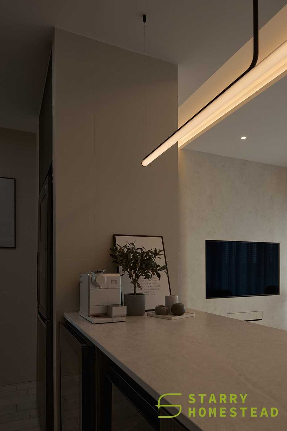 Modern Kitchen with Kitchen Island and Lighting