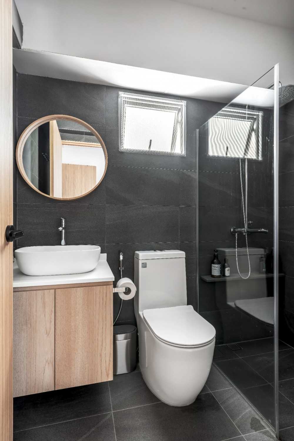 Scandinavian Bathroom with Homogeneous Tiles and Parquet Floor