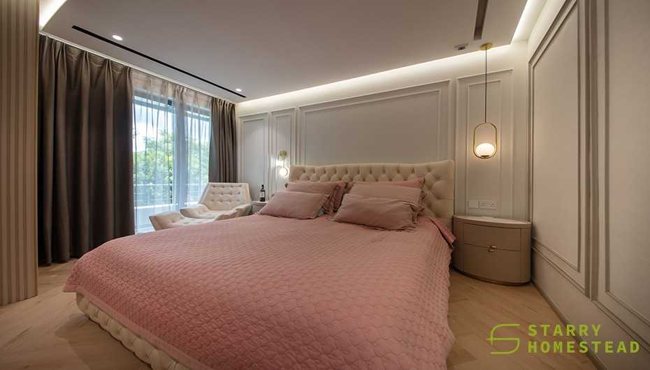 Modern Bedroom with Vinyl Flooring and Drop Light