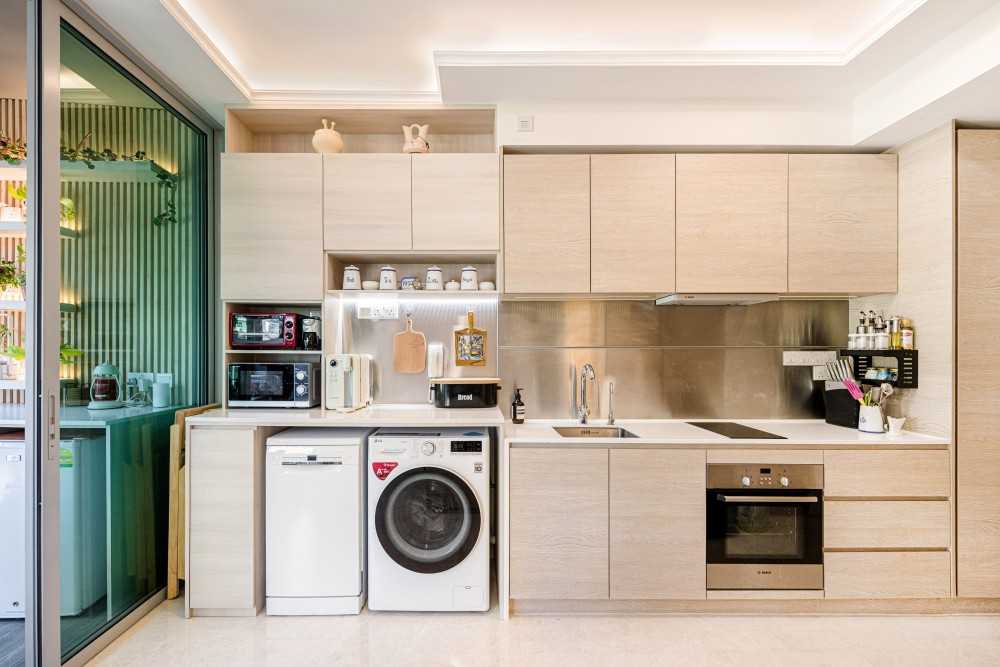 Modern Kitchen with Countertop and Marble Floor