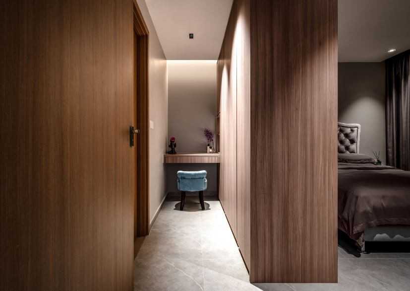 Modern Bedroom with Wardrobe and Sliding Wardrobe