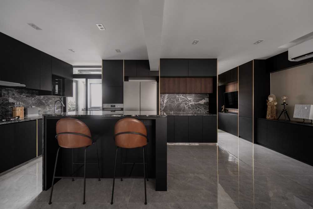 Modern Kitchen with Countertop and Marble Floor