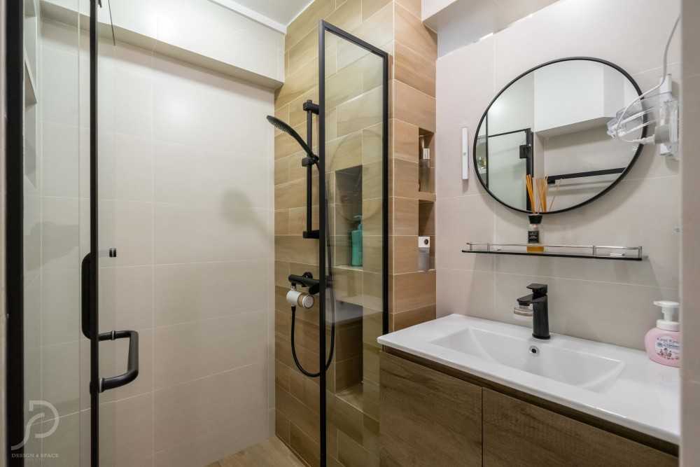 Scandinavian Bathroom with Parquet Floor and Mirror