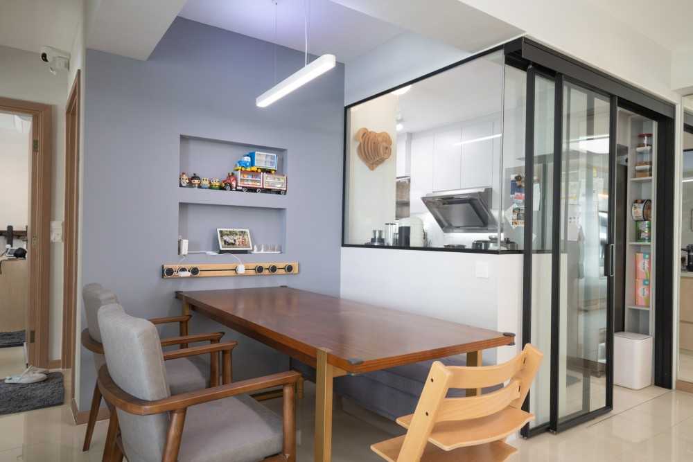 Scandinavian Dining Room with Drop Ceiling and Dining Table