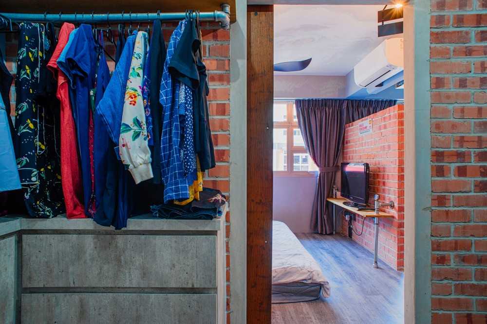 Industrial Walk-in Wardrobe with Wardrobe and Vanity Counter