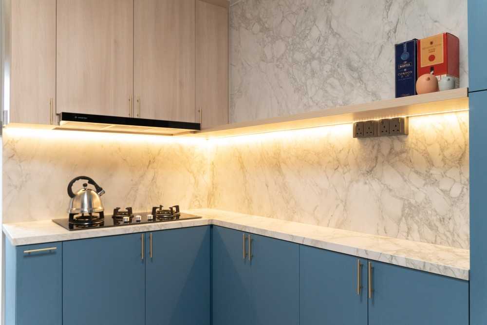 Scandinavian Kitchen with Cupboard and Kitchen Backsplash