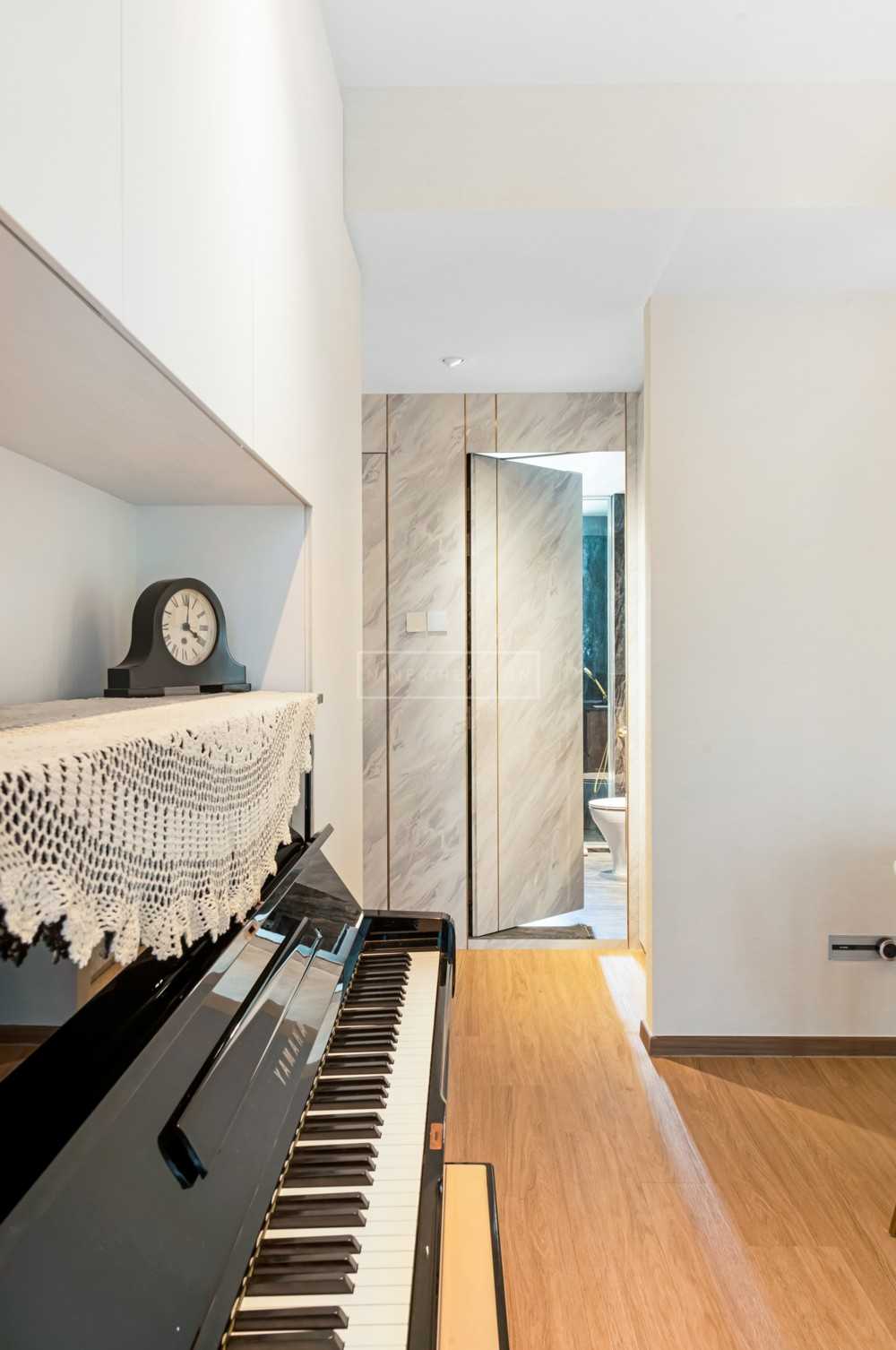 Modern Living Room with Feature Wall and Storage Cabinets