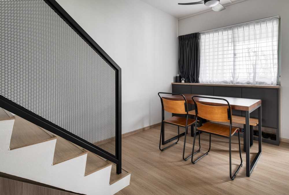 Contemporary Dining Room with Dining Table and Seating Bench