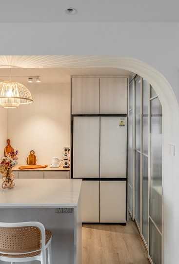 Scandinavian Dining Room with Vinyl Flooring and Downlights