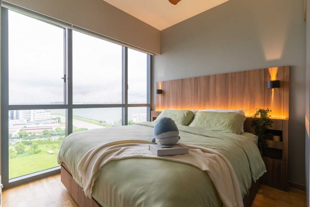 Minimalist Bedroom with Built-in Bed and Flooring