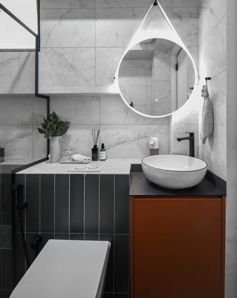 Contemporary Bathroom with Mirror and Makeup mirror