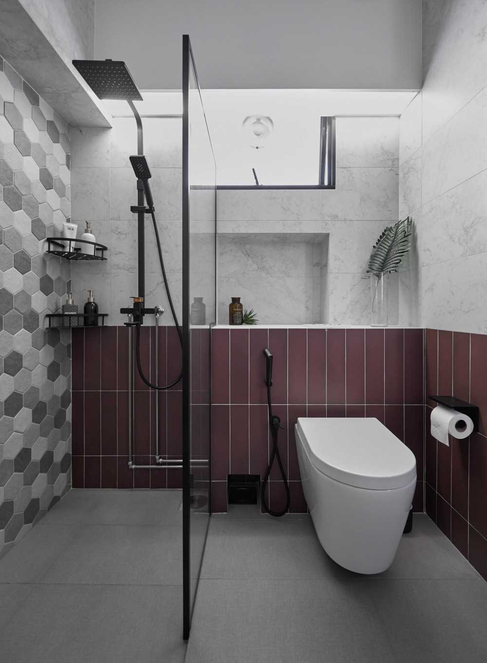Contemporary Bathroom with Tiles and Marble Tiles