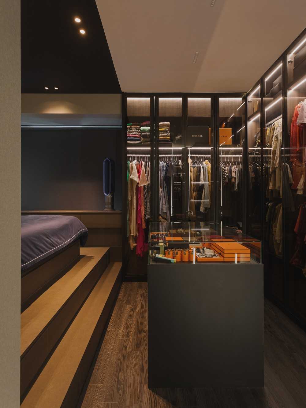 Modern Bedroom with Platform Bed and Wardrobe