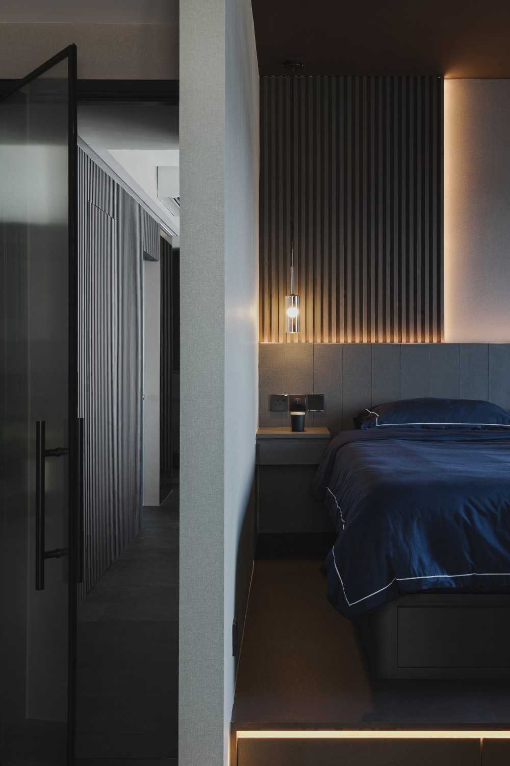 Modern Bedroom with Platform Bed and Feature Wall