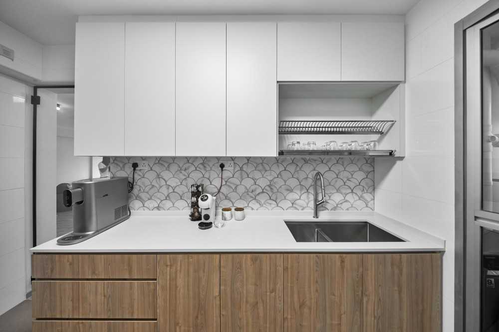 Contemporary Kitchen with Countertop and Kitchen Tap