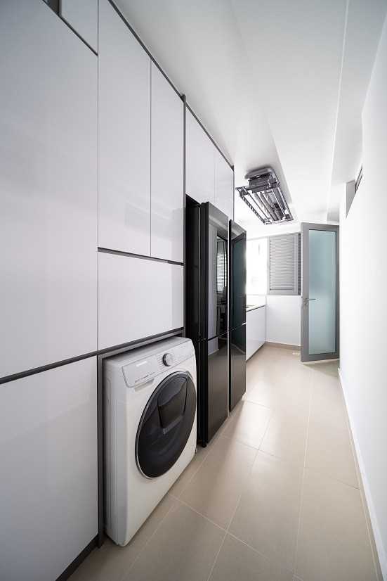 Scandinavian Service Yard with Washing Machine and Drying Racks