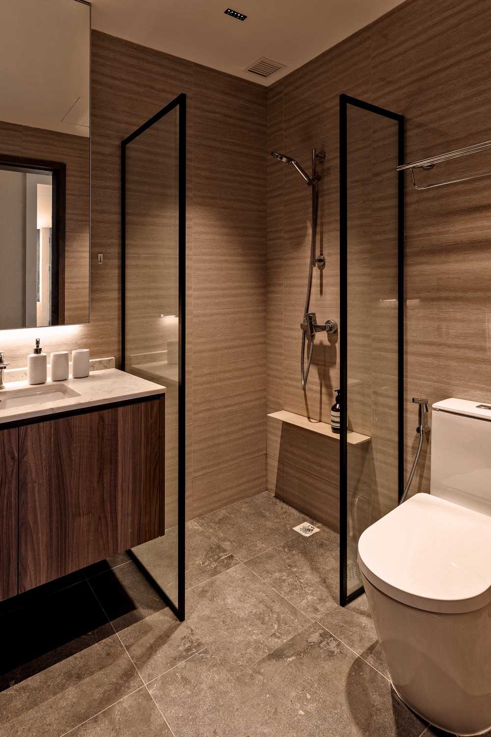 Contemporary Bathroom with Countertop and Mirror