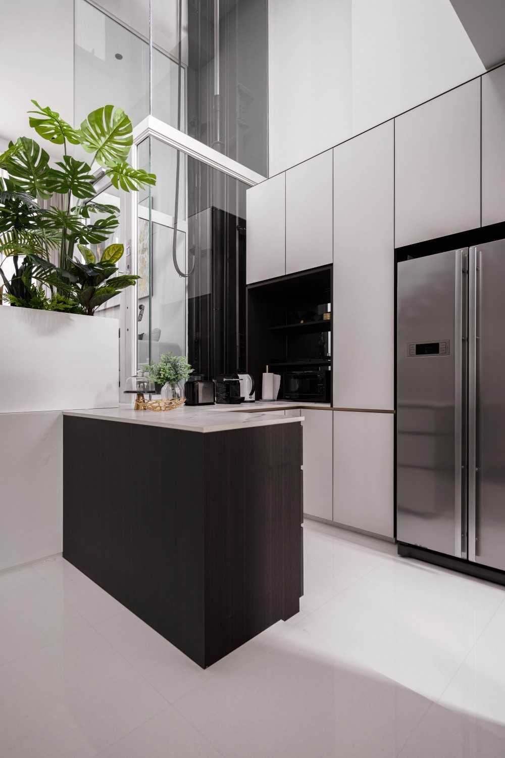 Contemporary Kitchen with Countertop and Kitchen Island