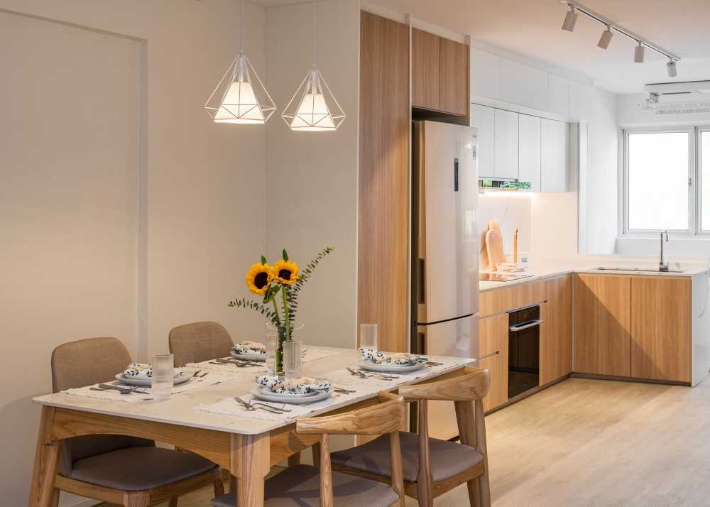 Scandinavian Dining Room with Dining Table and Dining Chairs