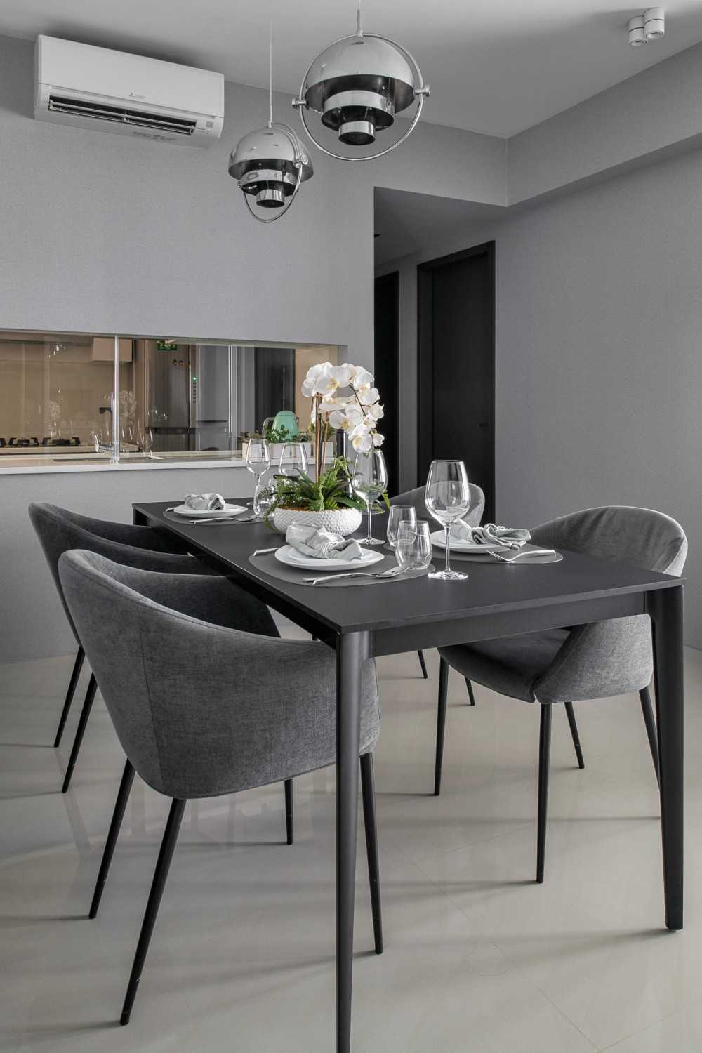 Modern Dining Room with Dining Table and Dining Chairs