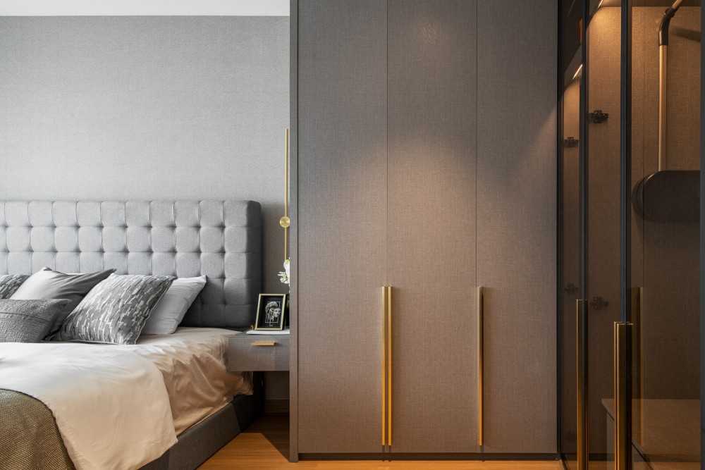 Modern Bedroom with Wardrobe and Sliding Wardrobe