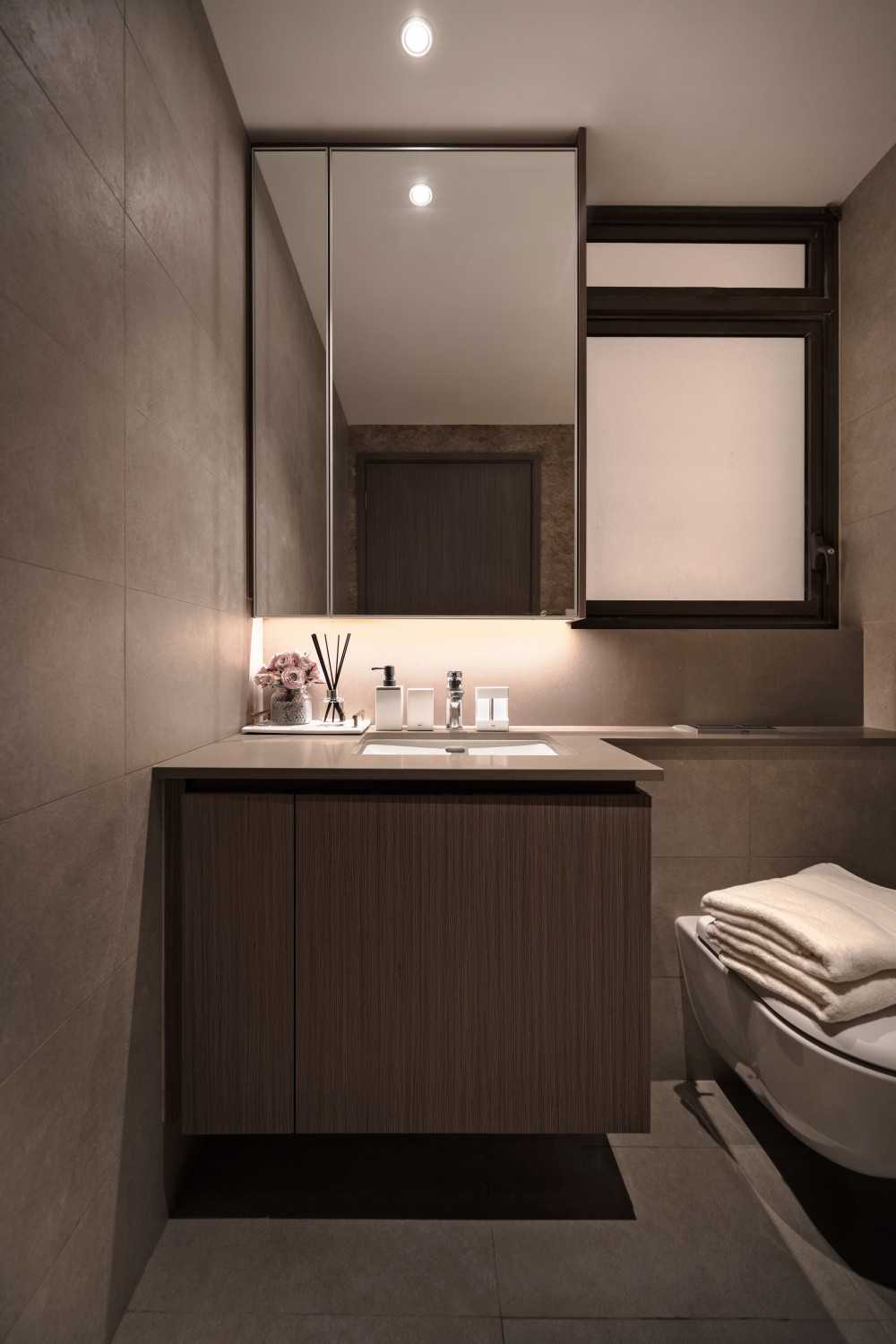 Modern Bathroom with Mirror and Shower Screen