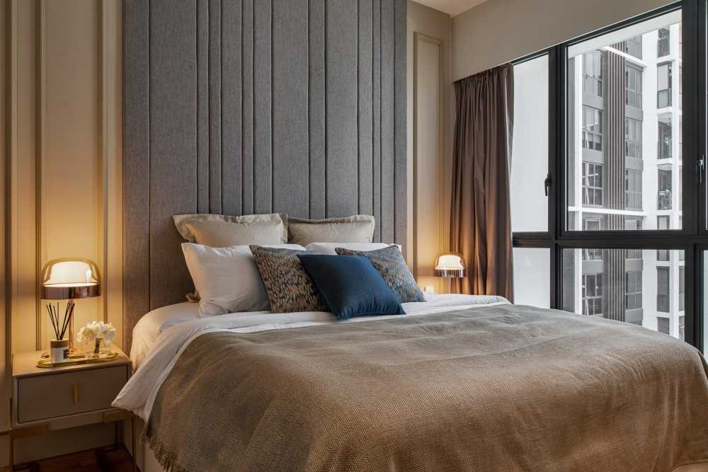 Modern Bedroom with Built-in Bed and Closet