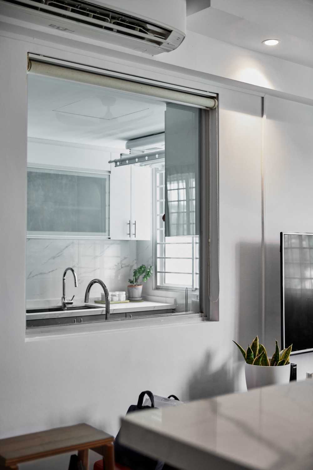 Contemporary Kitchen with Countertop and Kitchen Window