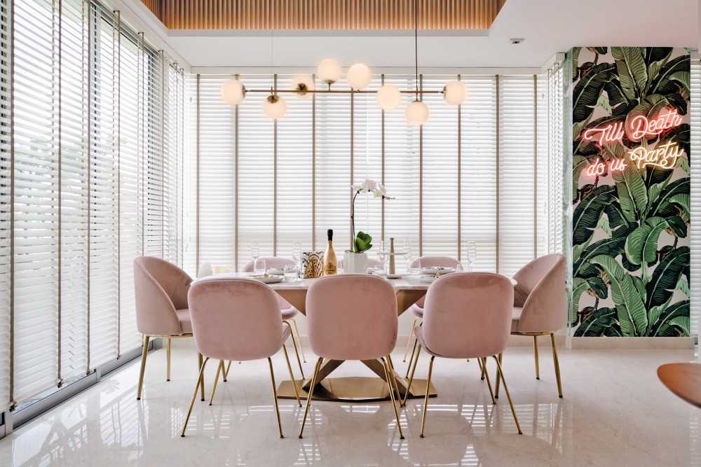 Modern Dining Room with Dining Table and Dining Chairs