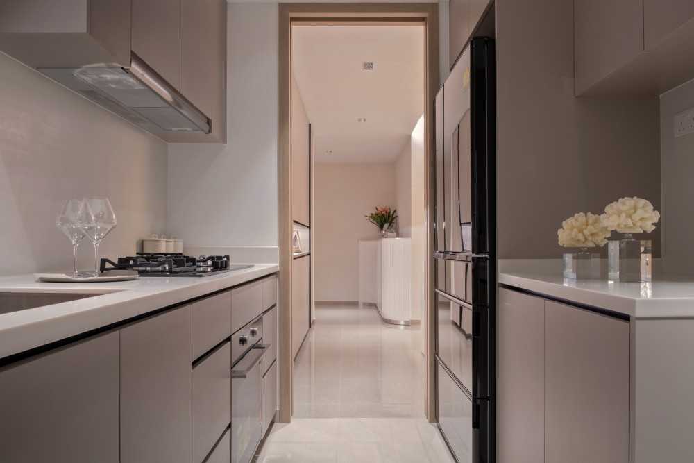 Modern Kitchen with Kitchen Island and Breakfast Counter