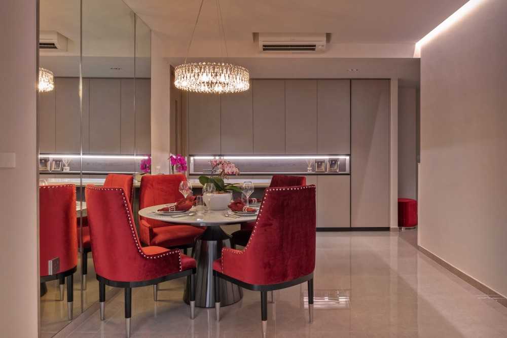 Modern Dining Room with Chandelier and Dining Table