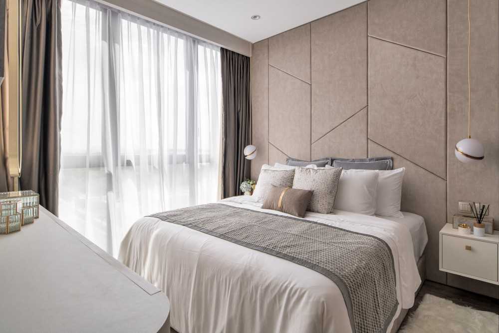 Modern Bedroom with Built-in Bed and Closet