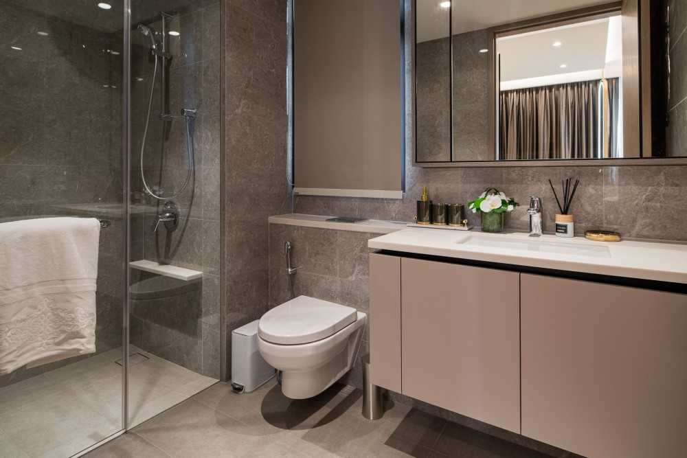 Modern Bathroom with Mirror and Shower Screen
