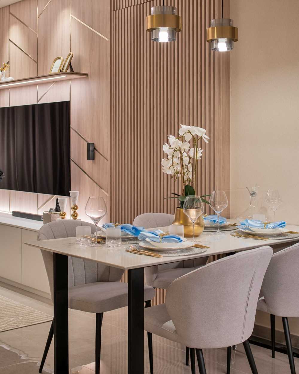 Modern Dining Room with Dining Table and Dining Chairs