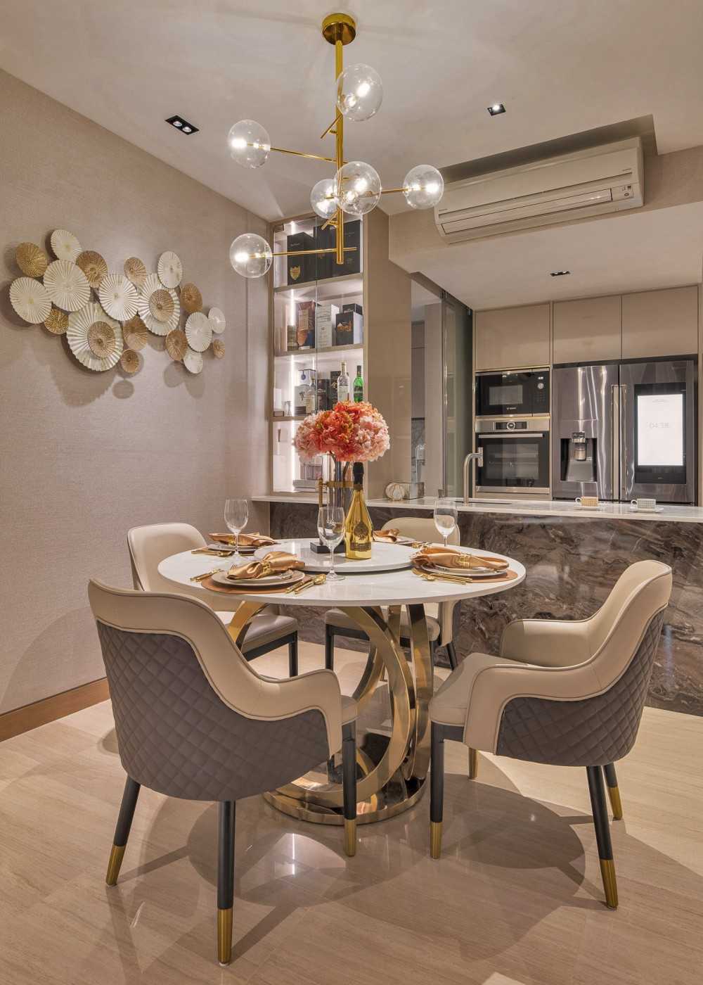 Modern Dining Room with Chandelier and Dining Table
