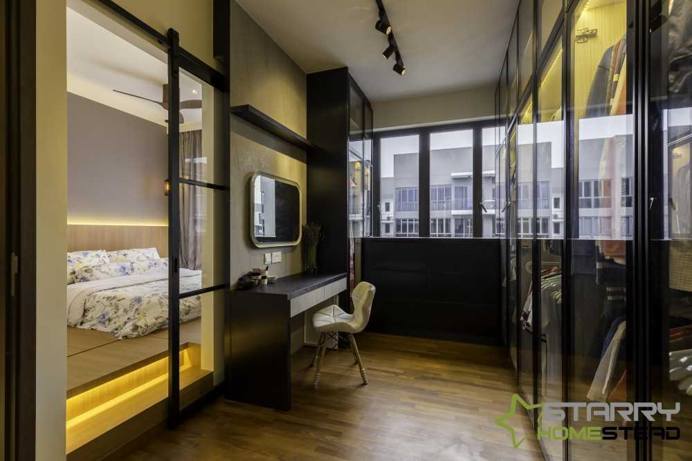 Industrial Walk-in Wardrobe with Mirror and Wardrobe